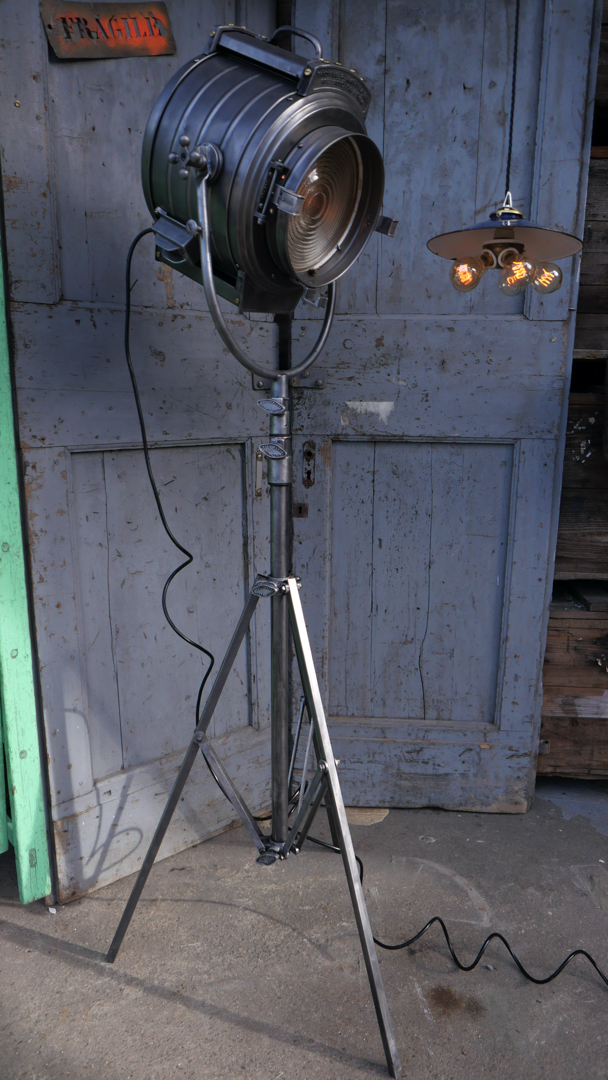 projecteur cinema MCALISTER des studios Hollywood Californie pied tripod – Image 25
