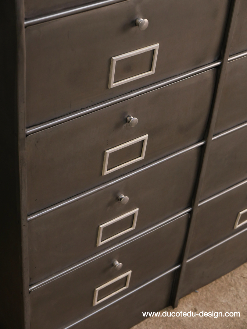 ancien grand meuble 12 casiers industriel strafor plateauchene massif – Image 9