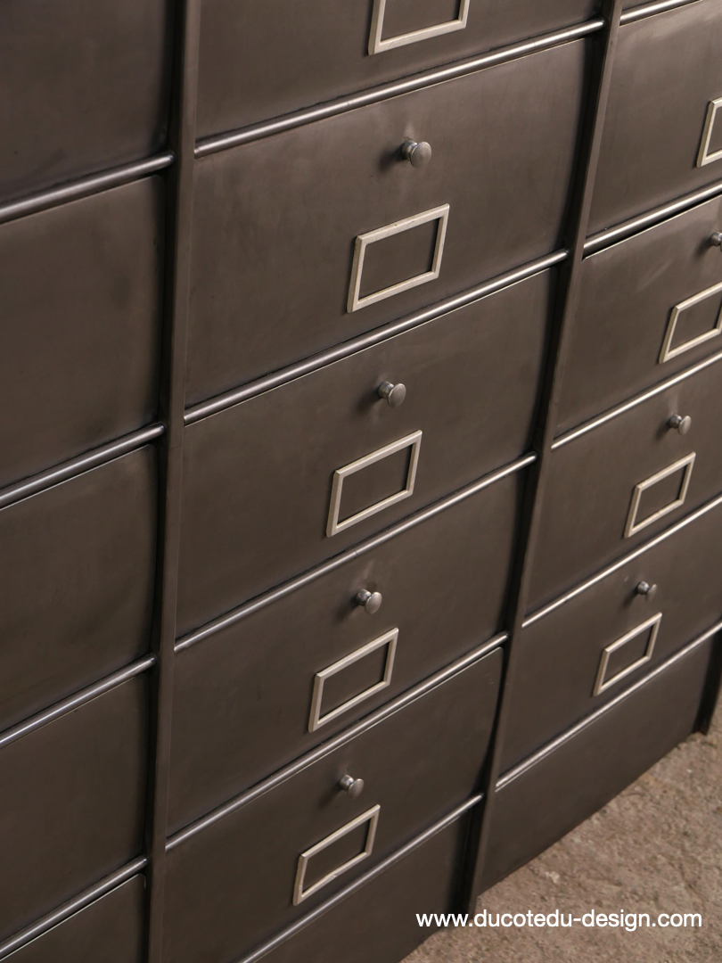 ancien grand meuble 12 casiers industriel strafor plateauchene massif – Image 10