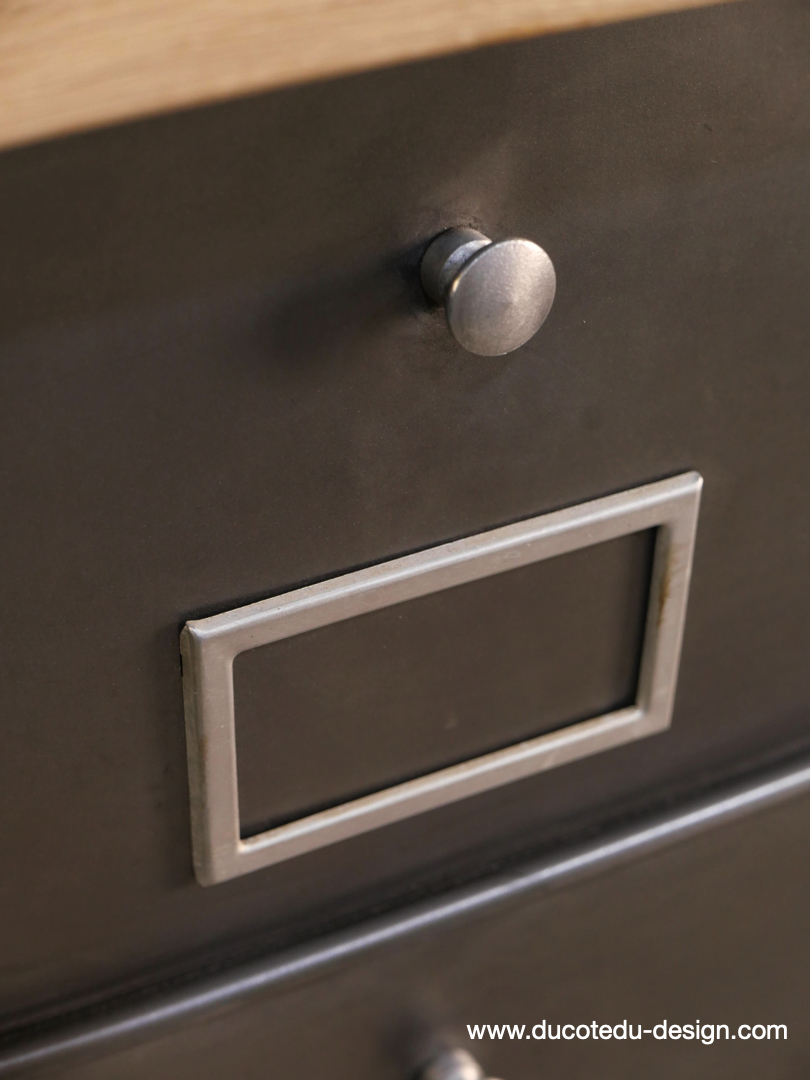 ancien grand meuble 12 casiers industriel strafor plateauchene massif – Image 14