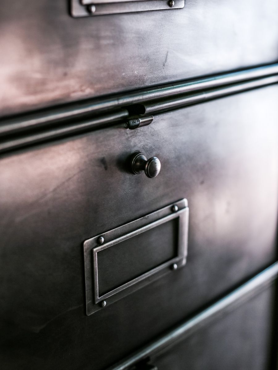 ancien meuble enfilade 16 casiers industriel a clapet roneo 1950 plateau chene massif – Image 8