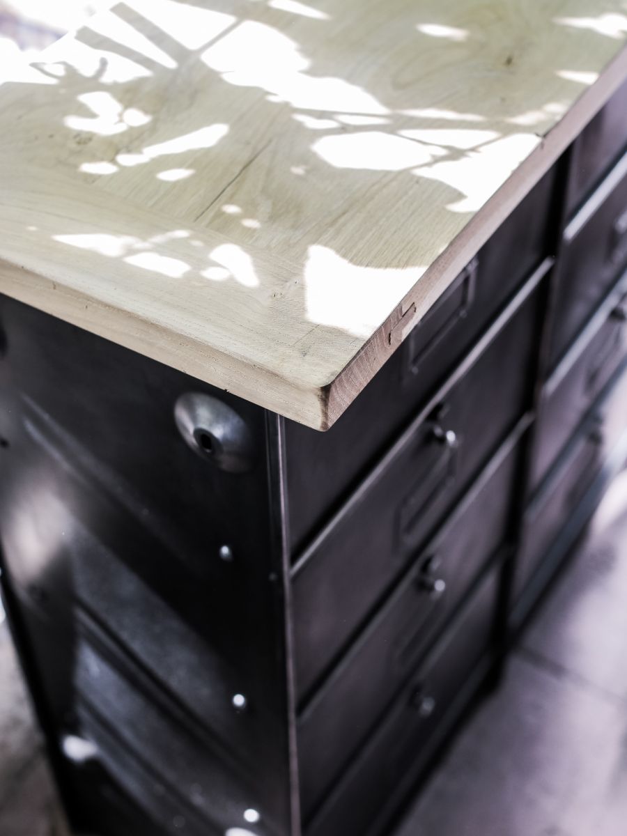 ancien meuble enfilade 16 casiers industriel a clapet roneo 1950 plateau chene massif – Image 10