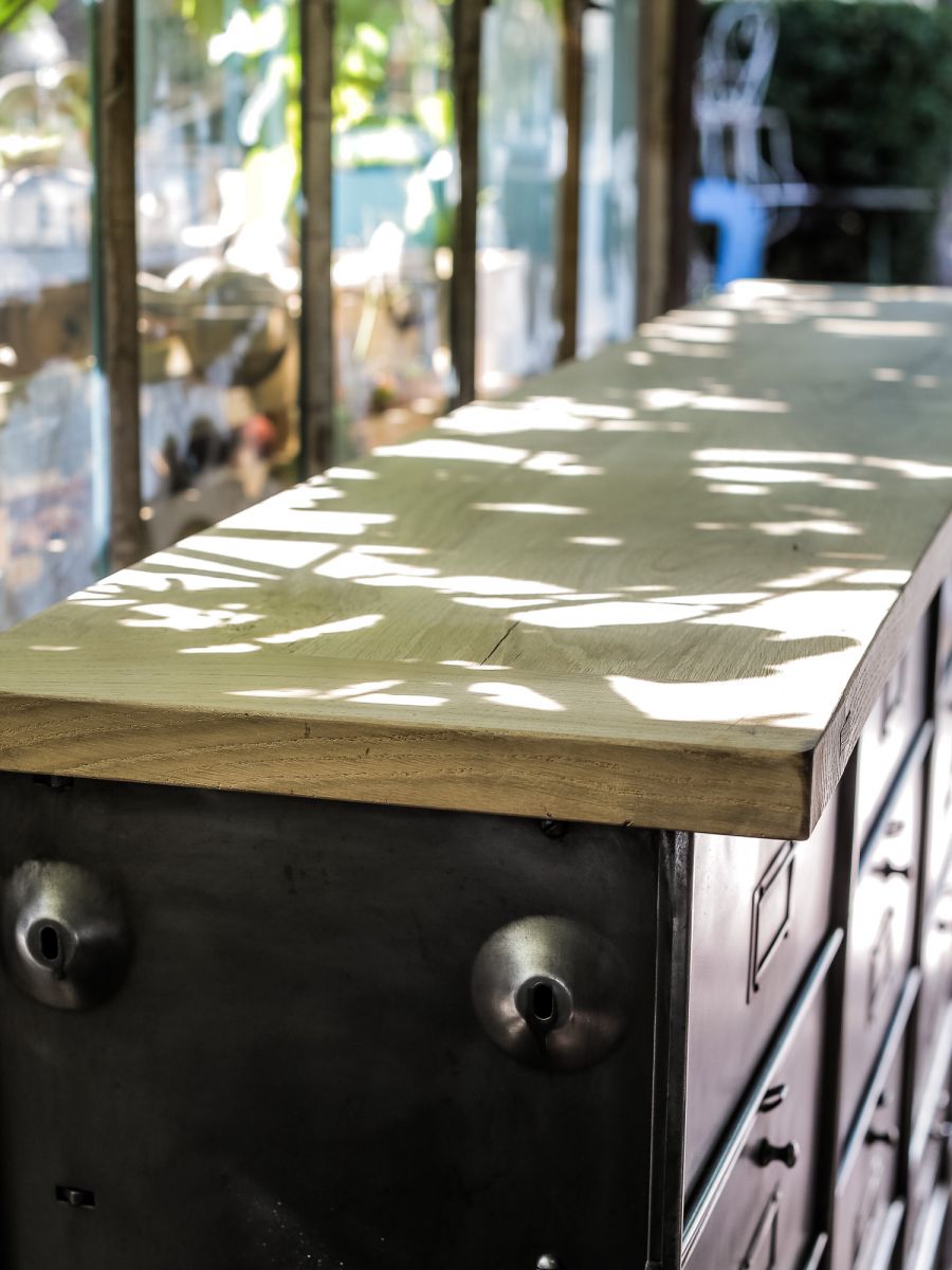 ancien meuble enfilade 16 casiers industriel a clapet roneo 1950 plateau chene massif – Image 14