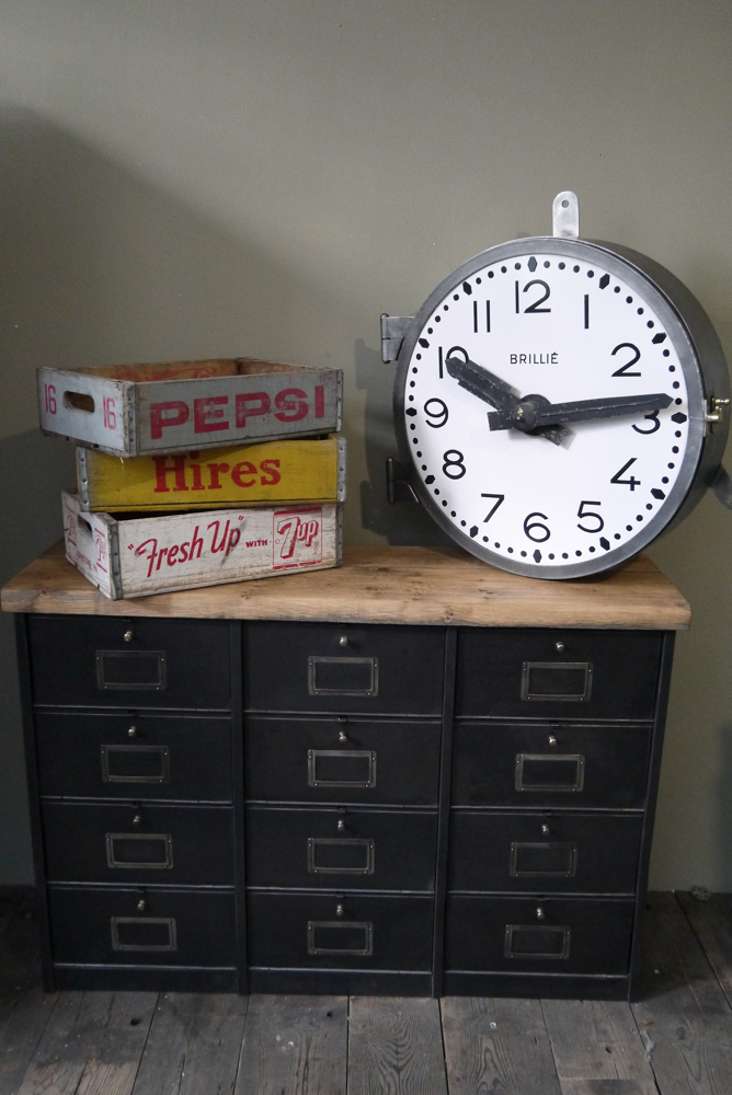 ancien meuble console 12 casiers industriel a clapet Roneo 1940 plateau chene massif – Image 2