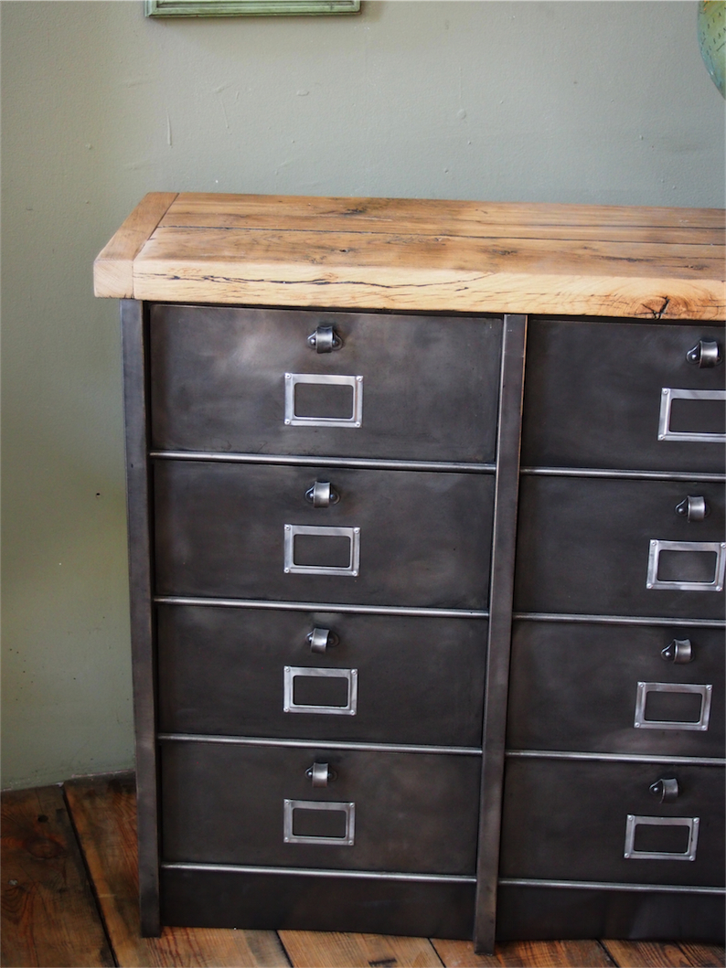 ancien grand meuble 15 casiers industriel strafor plateau chene massif – Image 3