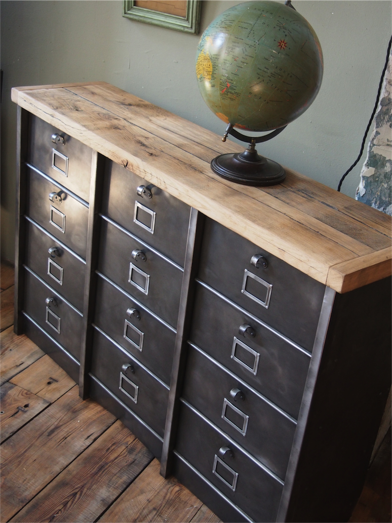 ancien grand meuble 15 casiers industriel strafor plateau chene massif – Image 4