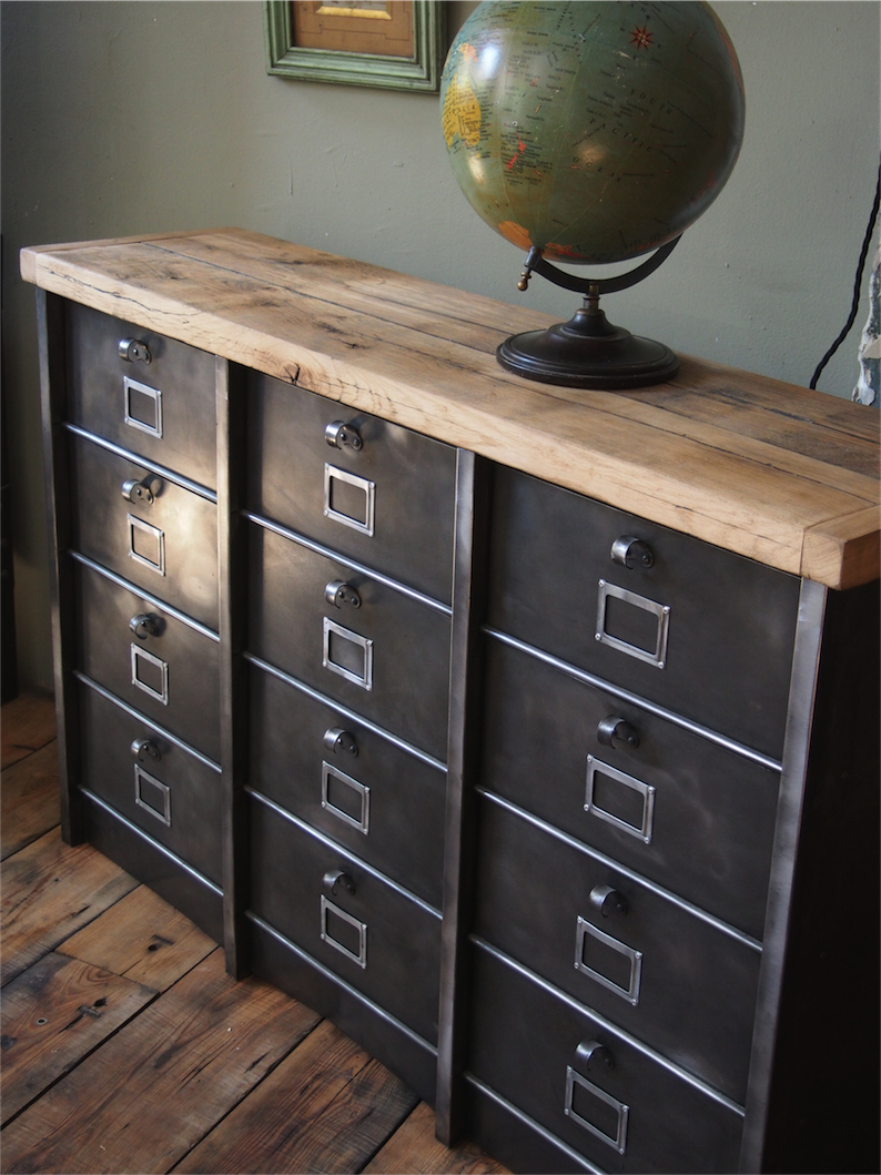 ancien grand meuble 15 casiers industriel strafor plateau chene massif – Image 15