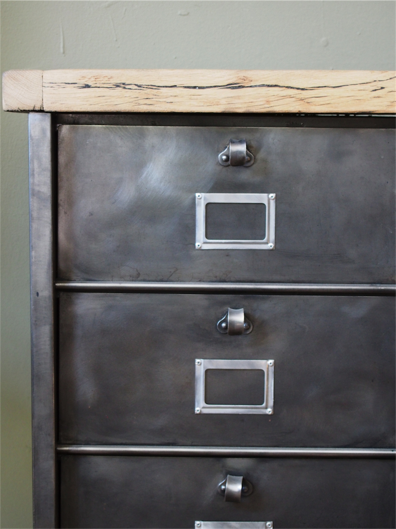 ancien grand meuble 15 casiers industriel strafor plateau chene massif – Image 10