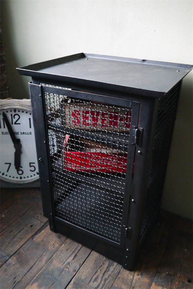 meuble buffet industriel riveté annéeé 30 – Image 4