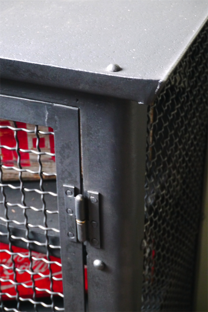 meuble buffet industriel riveté annéeé 30 – Image 5