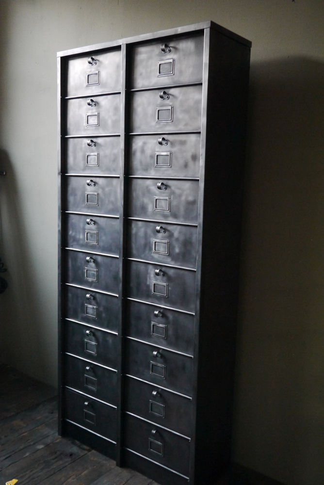 ancien grand meuble 20 casiers industriel strafor – Image 13