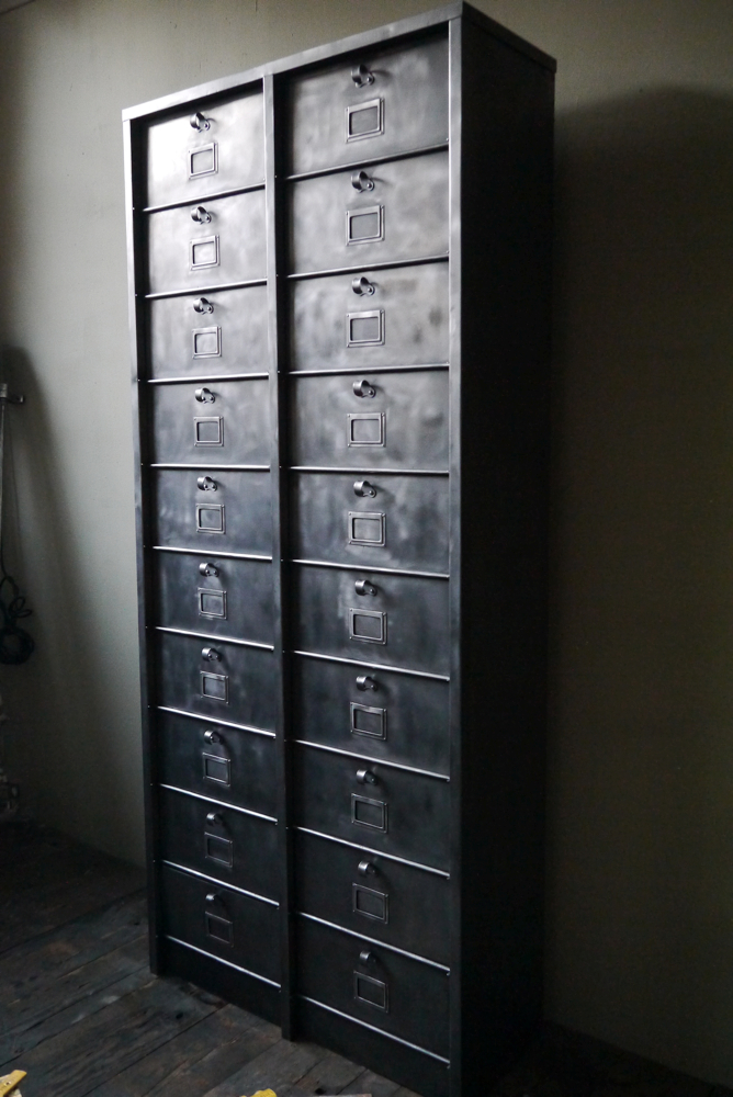 ancien grand meuble 20 casiers industriel strafor – Image 3