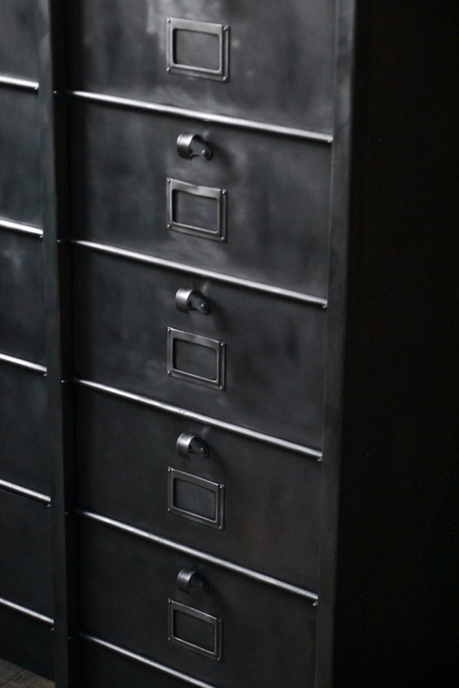 ancien grand meuble 20 casiers industriel strafor – Image 11