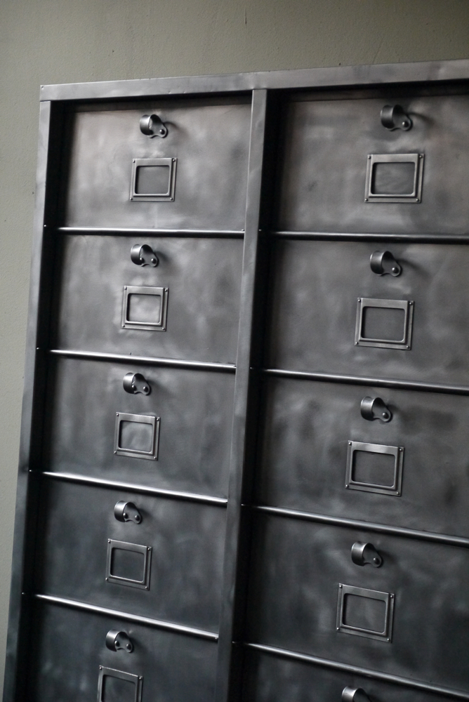 ancien grand meuble 20 casiers industriel strafor – Image 12