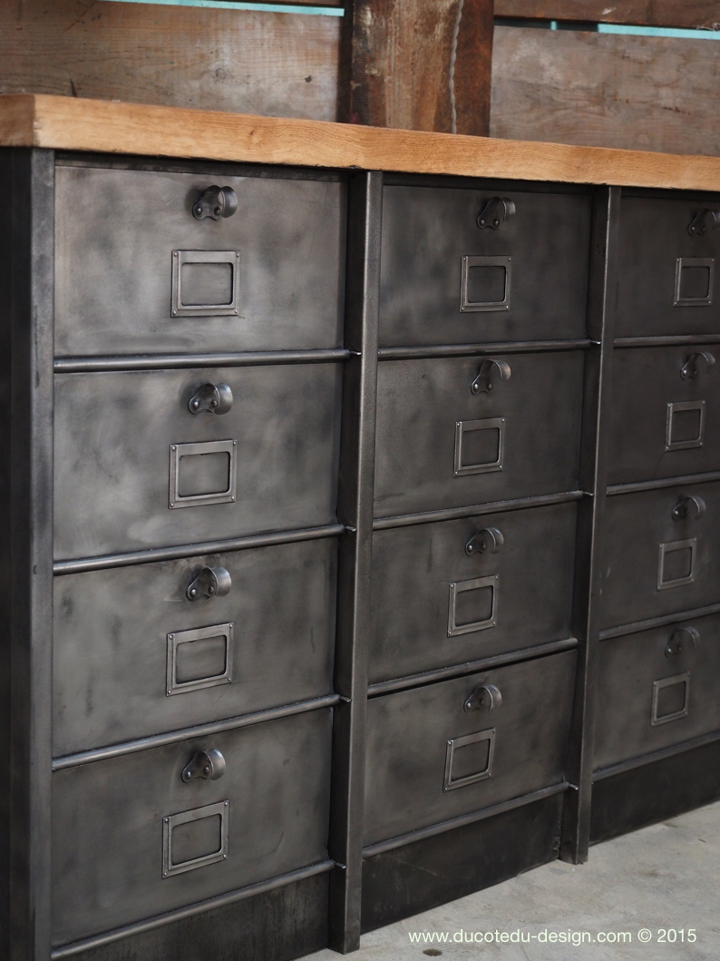 ancien grand meuble 12 casiers industriel strafor plateau chene massif – Image 3
