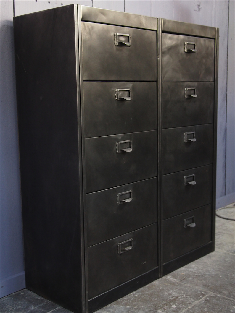 ancien grand meuble 10 casiers industriel – Image 2