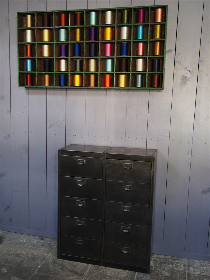 ancien grand meuble 10 casiers industriel – Image 8