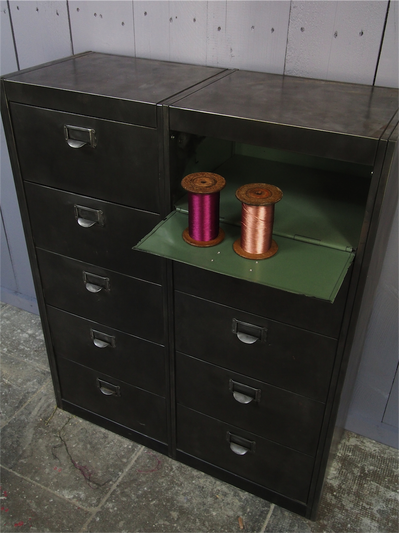 ancien grand meuble 10 casiers industriel – Image 10