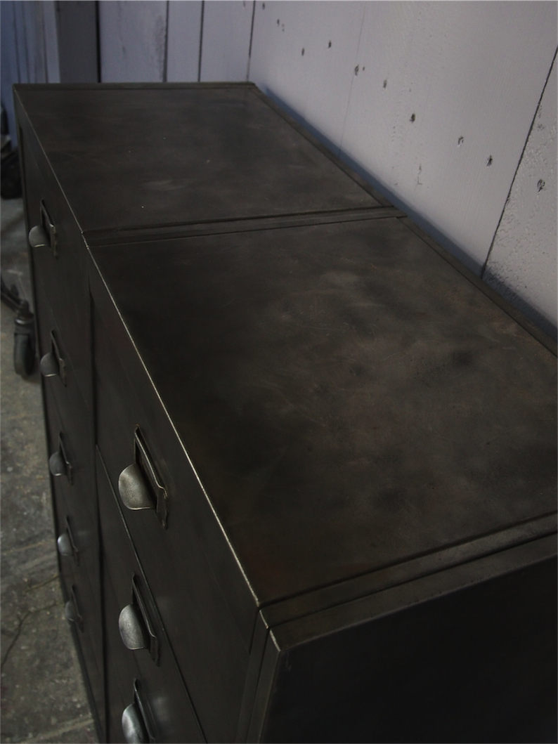 ancien grand meuble 10 casiers industriel – Image 11