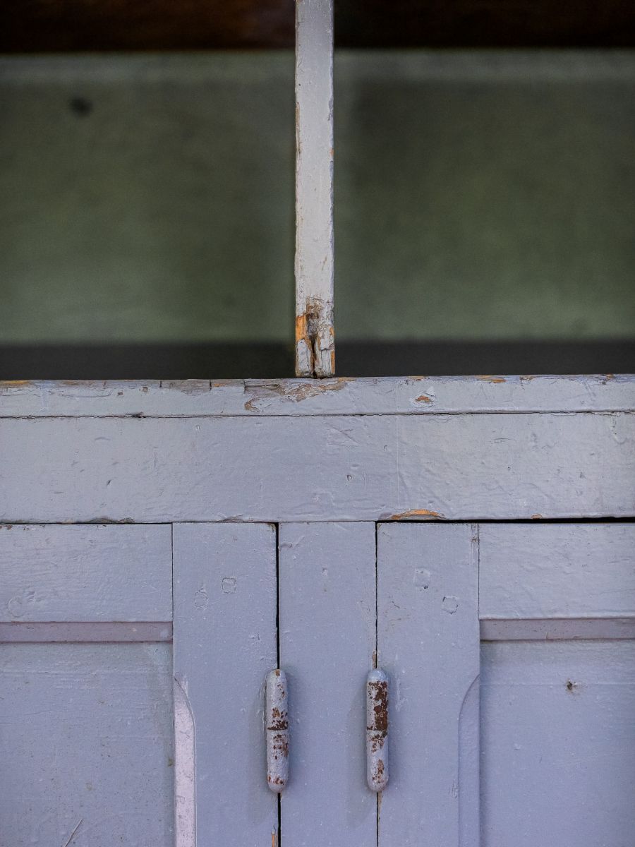 grand meuble de garage casier bois patine grise – Image 5