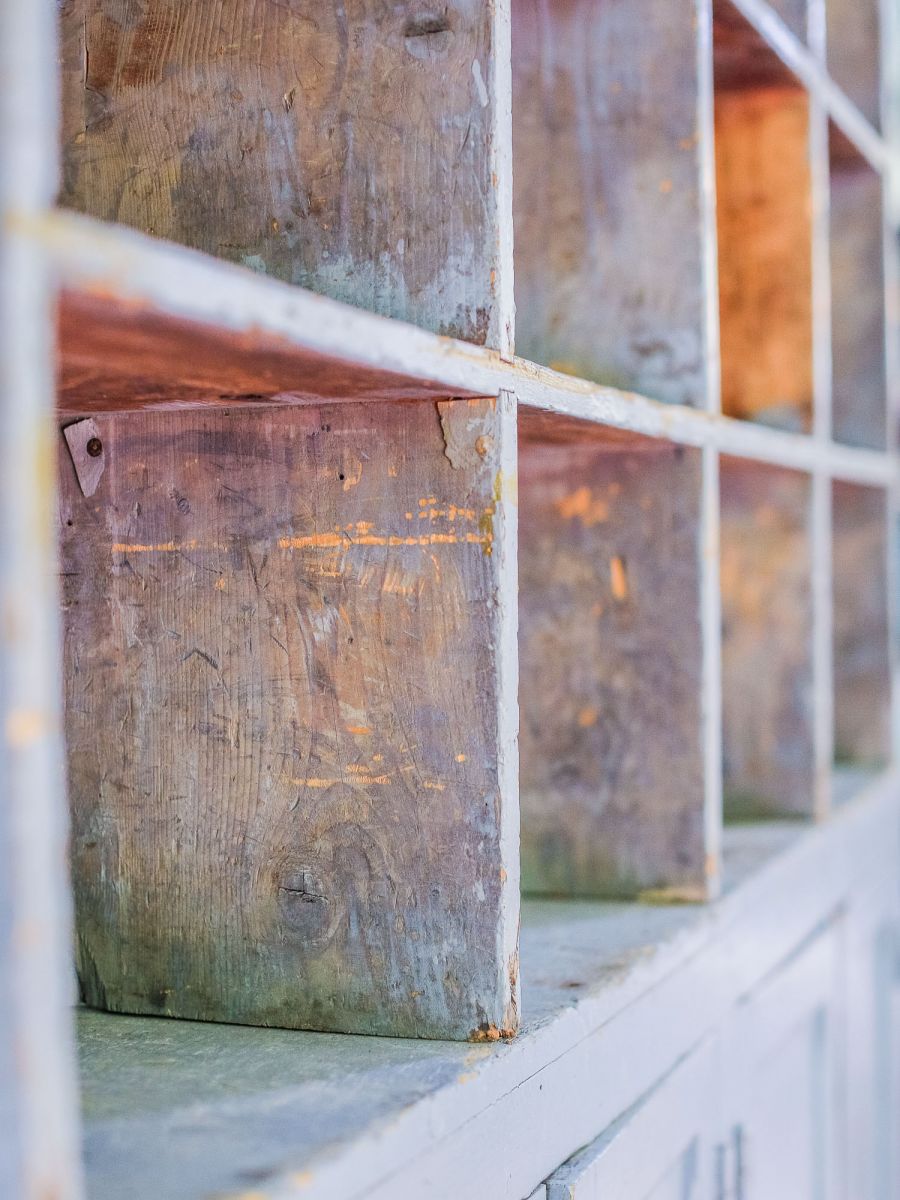 grand meuble de garage casier bois patine grise – Image 8