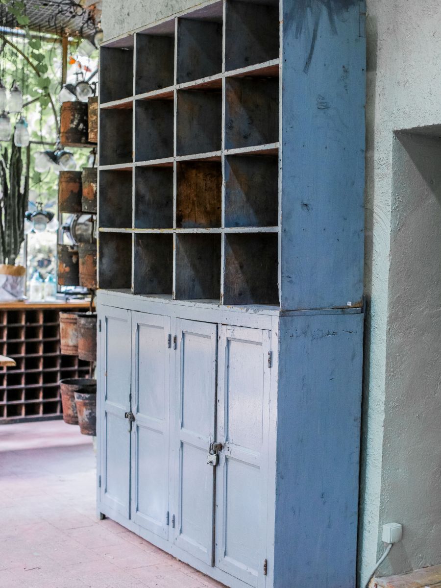 grand meuble de garage casier bois patine grise – Image 11