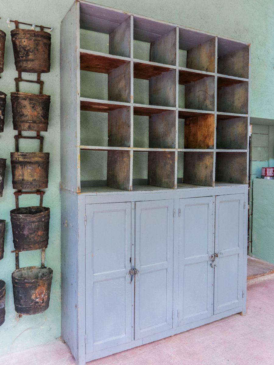 grand meuble de garage casier bois patine grise – Image 15