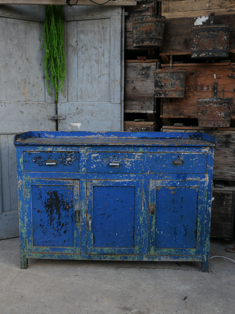 meuble metier etabli industriel en bois patine bleu dans son jus – Image 2