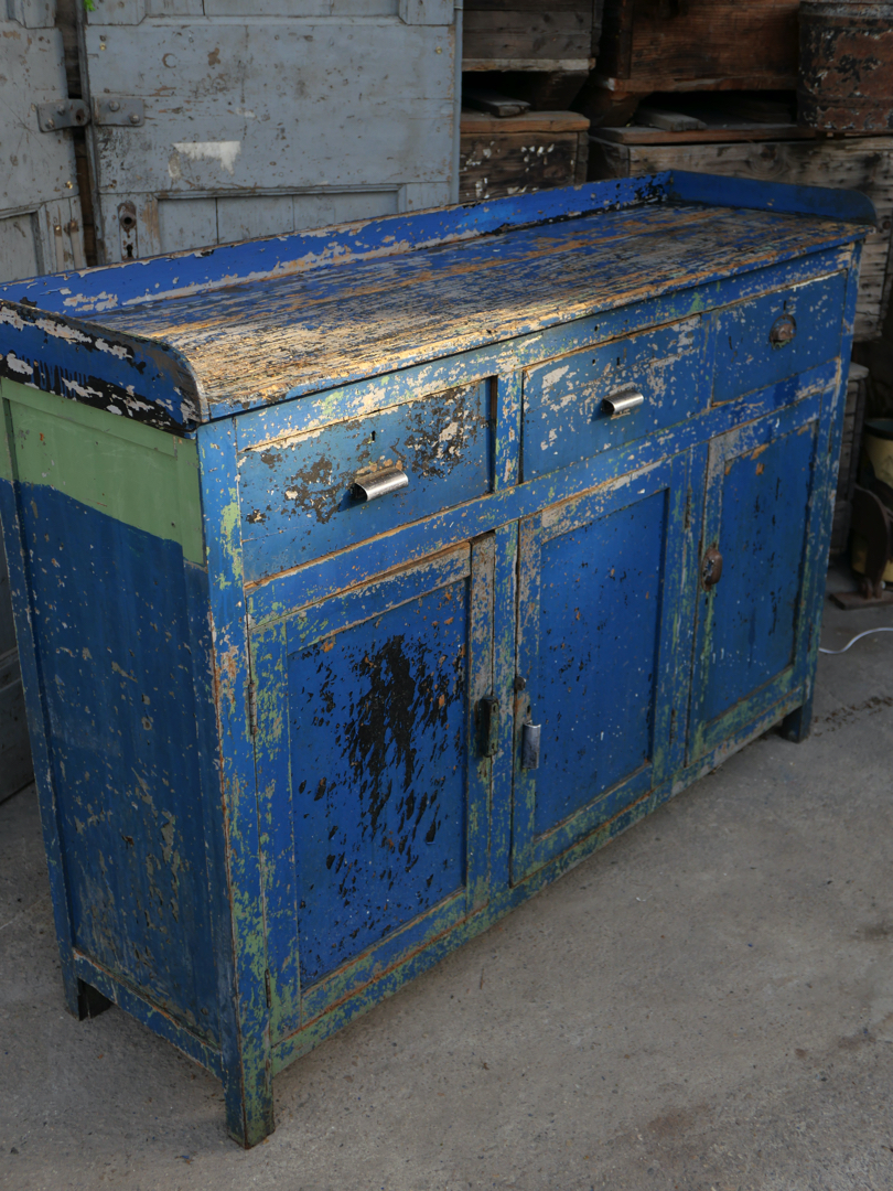 meuble metier etabli industriel en bois patine bleu dans son jus – Image 5