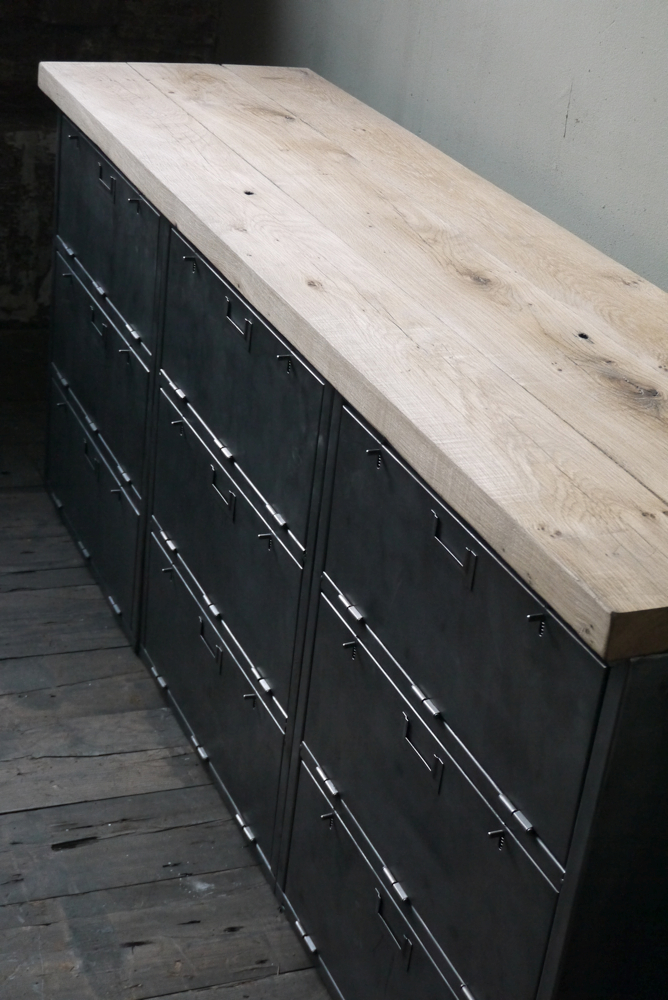 enfilade industrielle 9 compartiments atelier militaire plateau vieux chene massif – Image 5