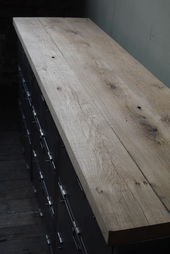 enfilade industrielle 9 compartiments atelier militaire plateau vieux chene massif – Image 9