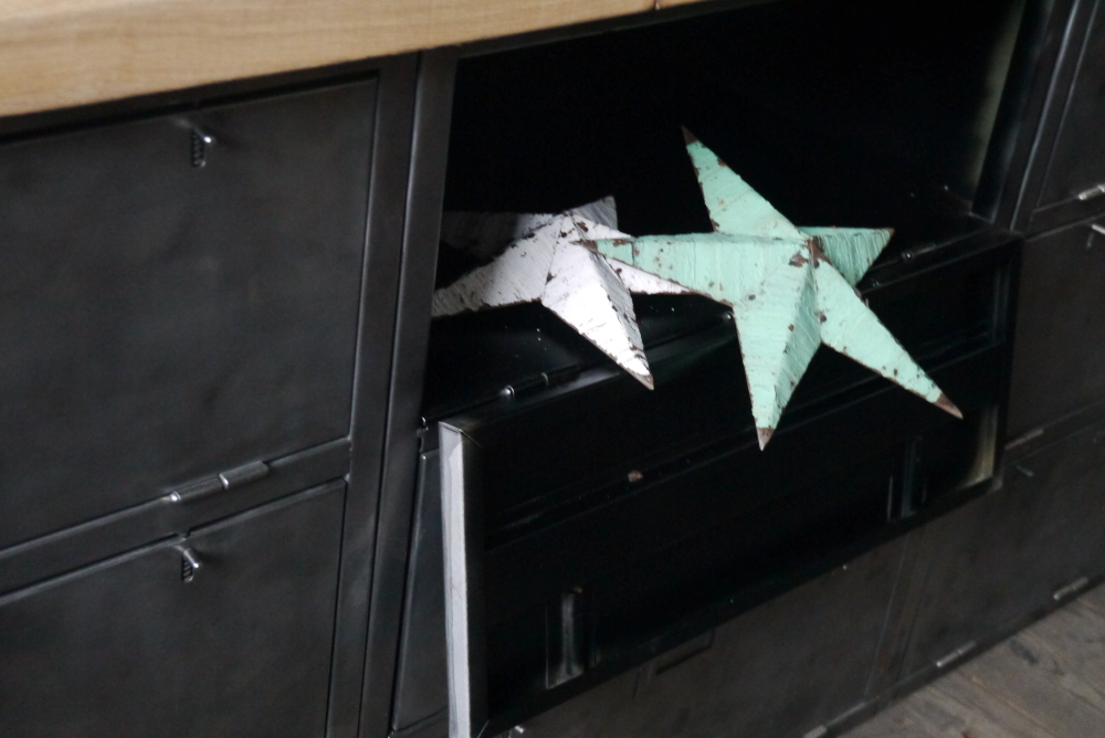 enfilade industrielle 9 compartiments atelier militaire plateau vieux chene massif – Image 11