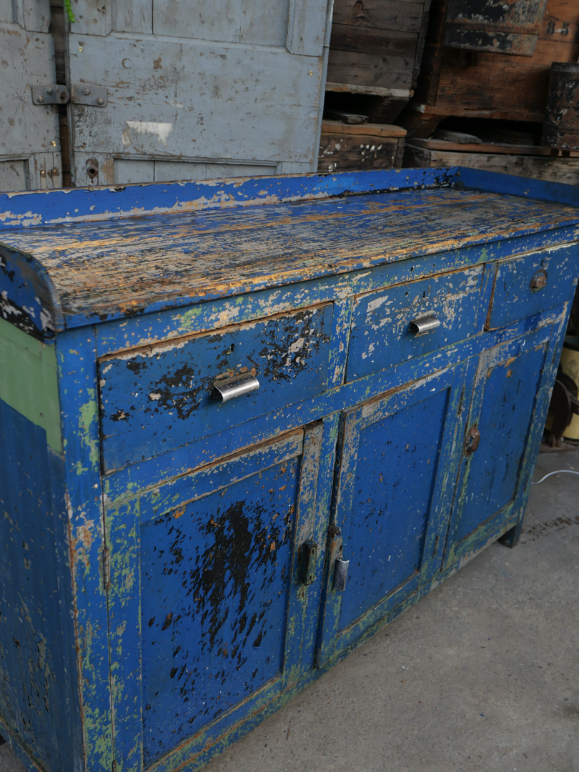 meuble metier etabli industriel en bois patine bleu dans son jus – Image 18