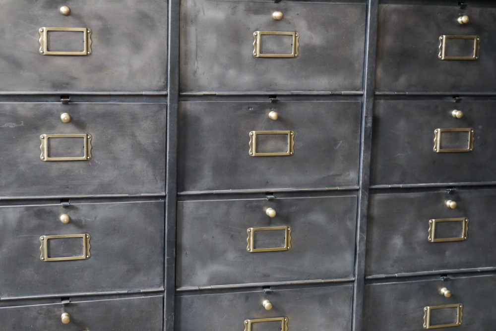 ancien meuble console 12 casiers industriel a clapet Roneo 1940 plateau metal – Image 5