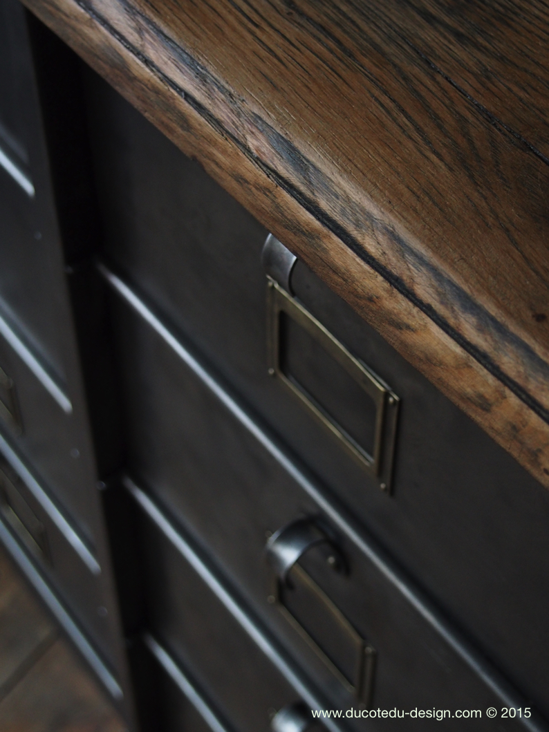 ancien meuble 8 casiers industriel strafor plateau chene massif – Image 8