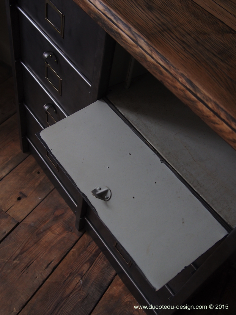 ancien meuble 8 casiers industriel strafor plateau chene massif – Image 13