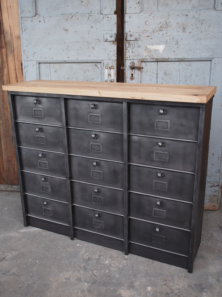 ancien grand meuble 15 casiers industriel strafor plateauchene massif – Image 4