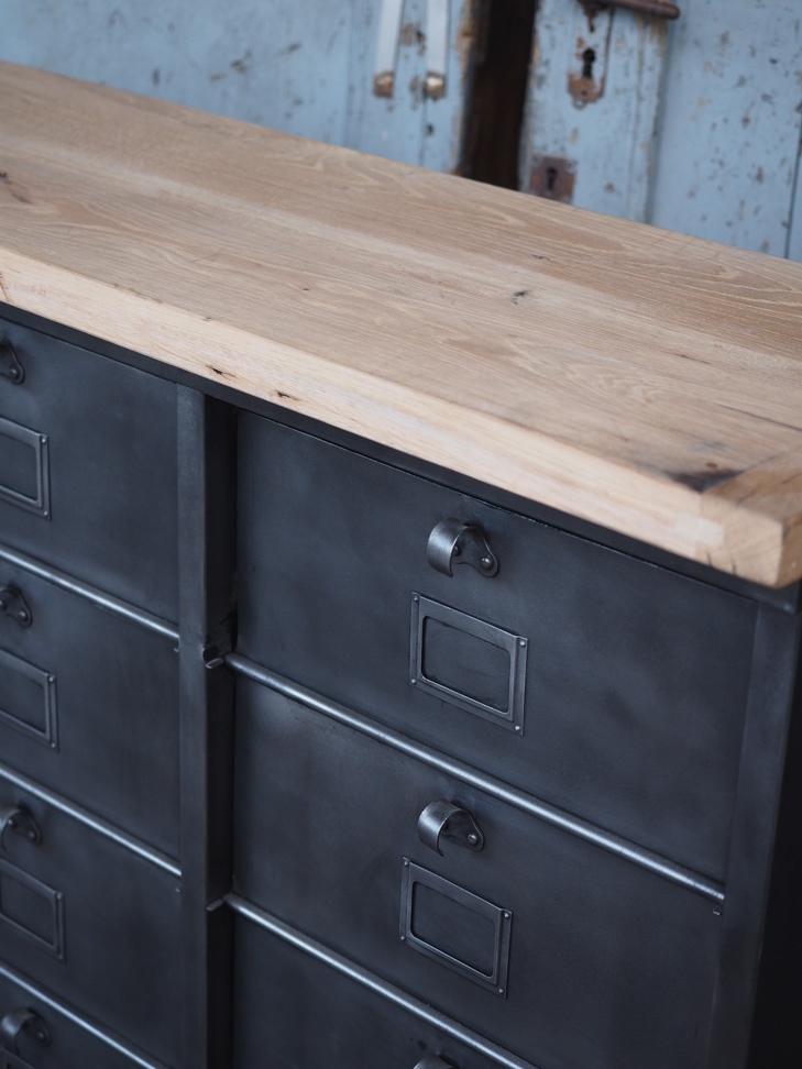 ancien grand meuble 15 casiers industriel strafor plateauchene massif – Image 6