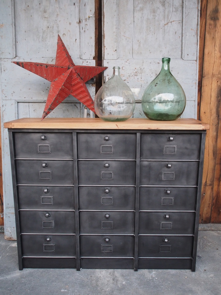 ancien grand meuble 15 casiers industriel strafor plateauchene massif – Image 17