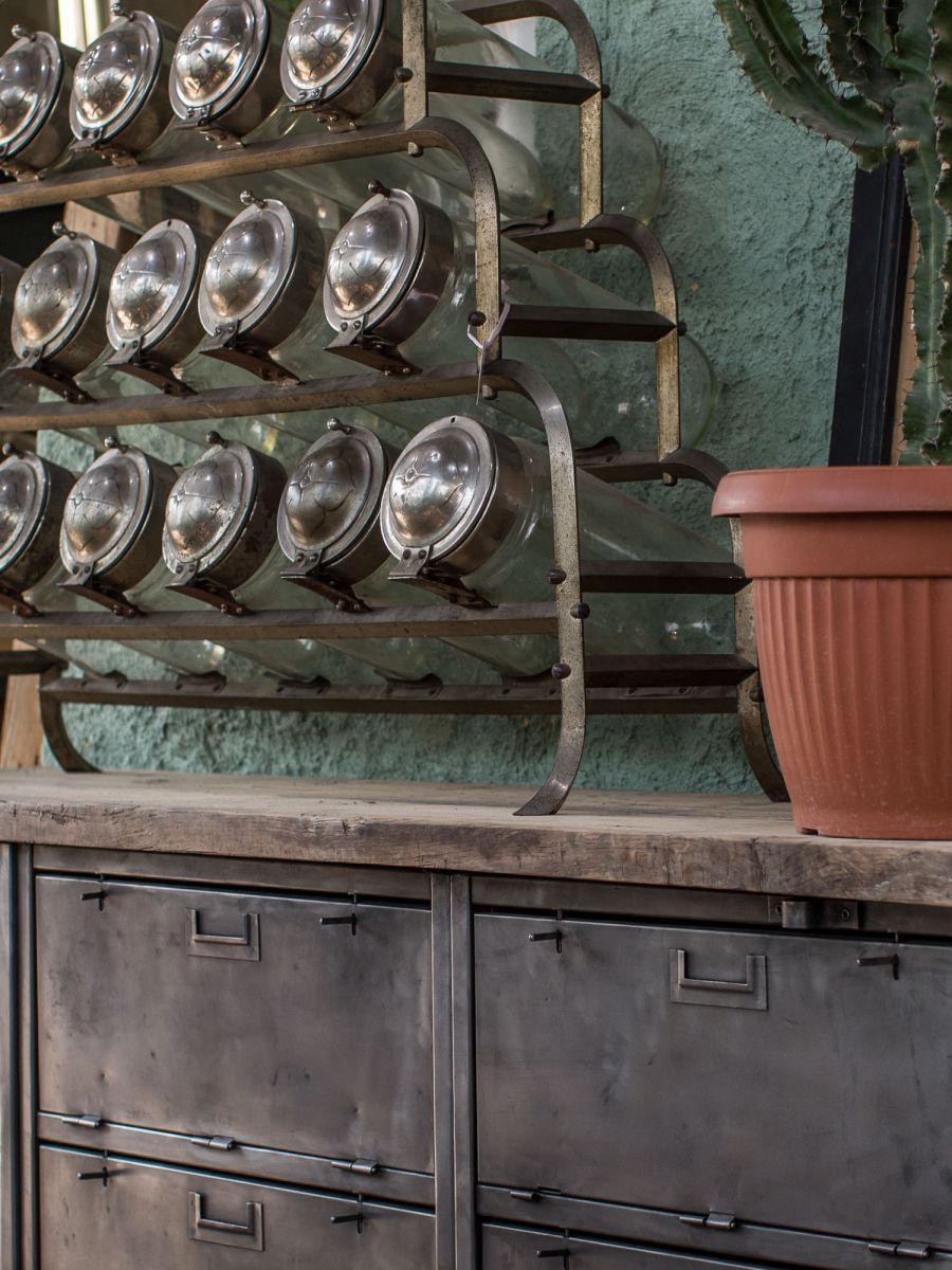 taller militar enfilado industrial de 9 compartimentos tapa de roble viejo macizo - Image 3