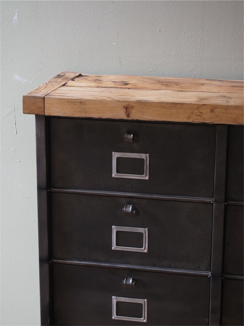 ancien grand meuble 15 casiers industriel strafor plateau chene massif – Image 13