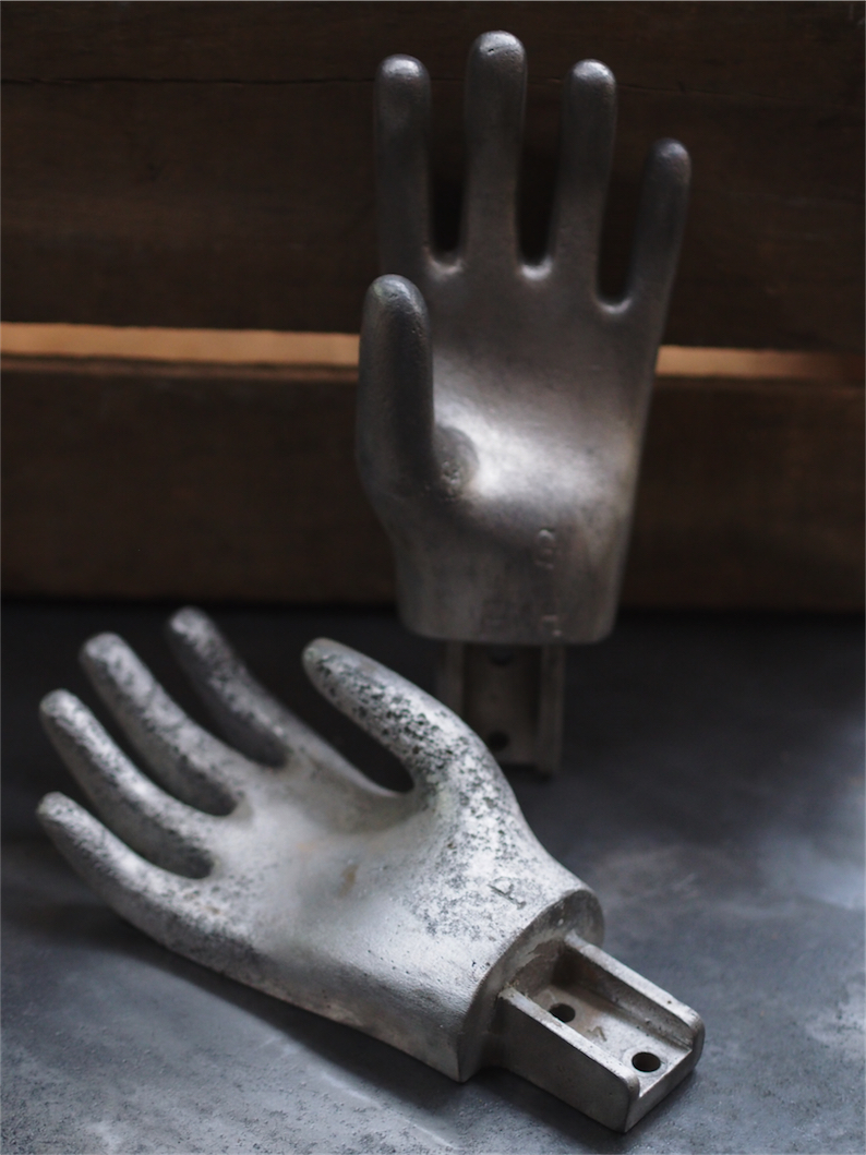 Paire grand moule industriel pour la fabrication de gants en alu – Image 5