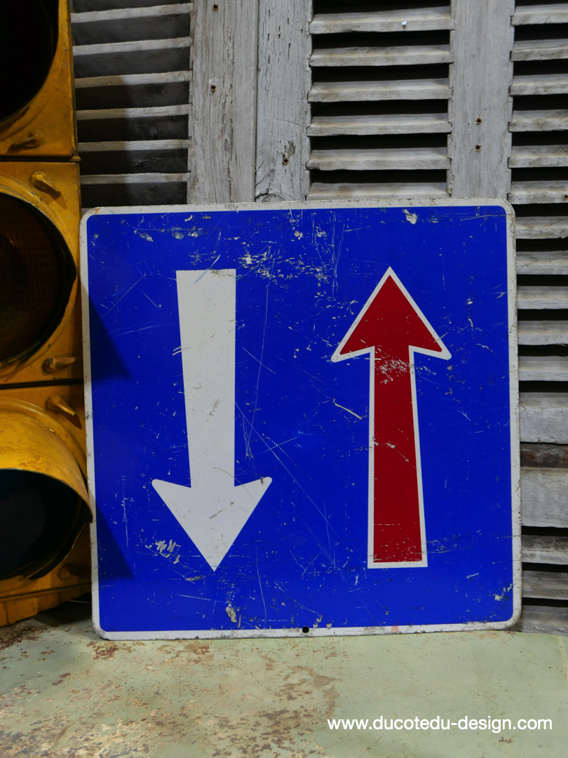 ancien panneau de signalisation Suisse voie prioritaire – Image 2