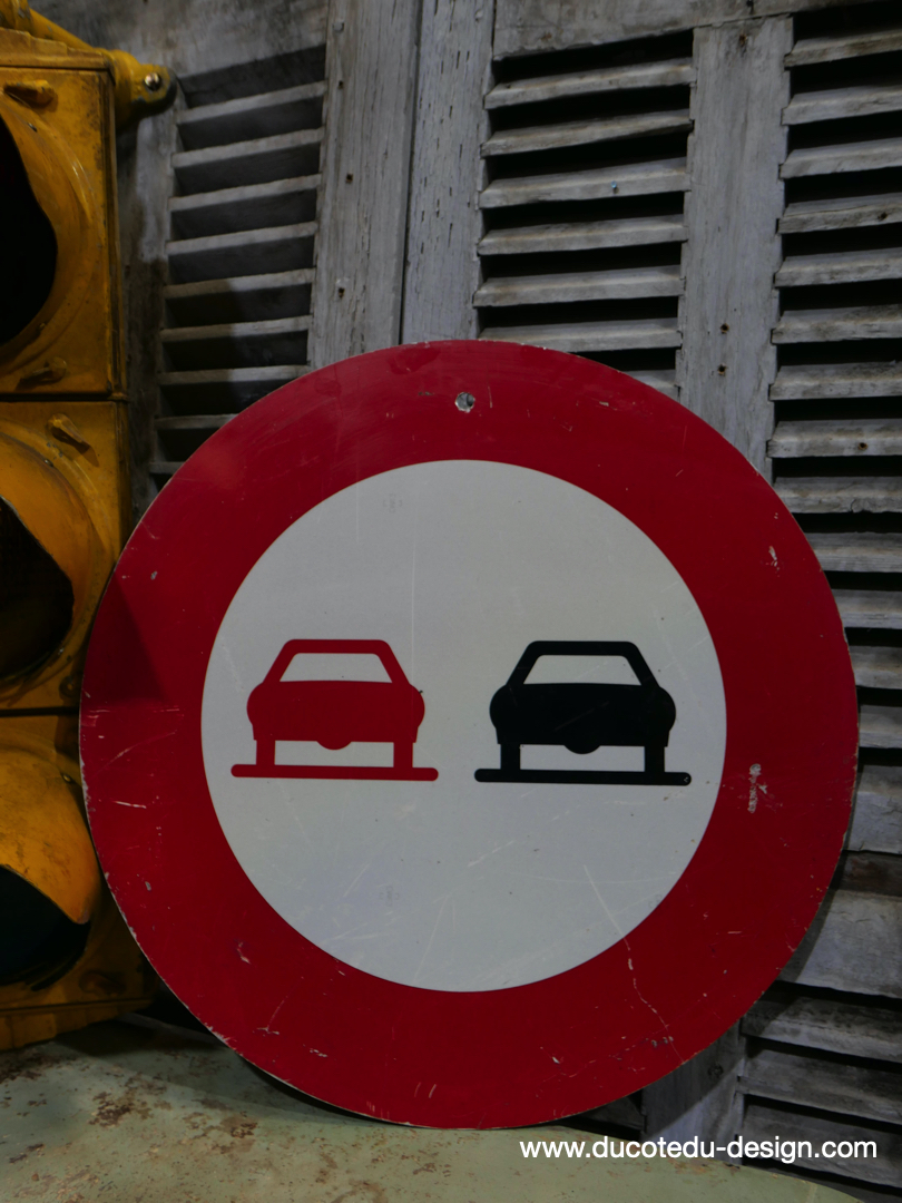 ancien panneau de signalisation Suisse interdiction de depasser – Image 2