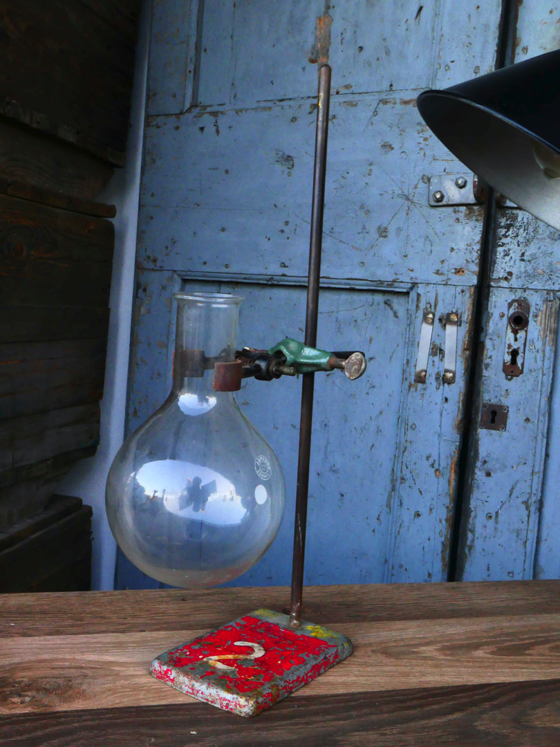 pied de laboratoire patiné verrerie 1 globes vases – Image 9