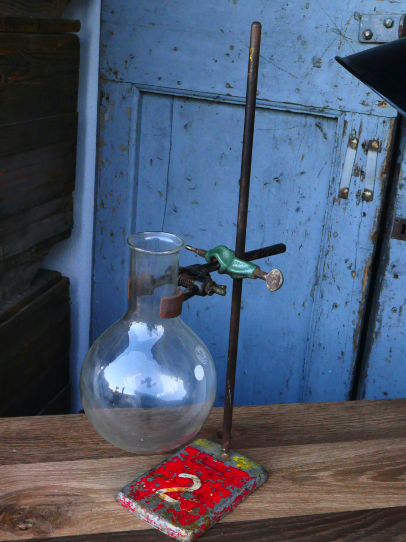 pied de laboratoire patiné verrerie 1 globes vases – Image 12