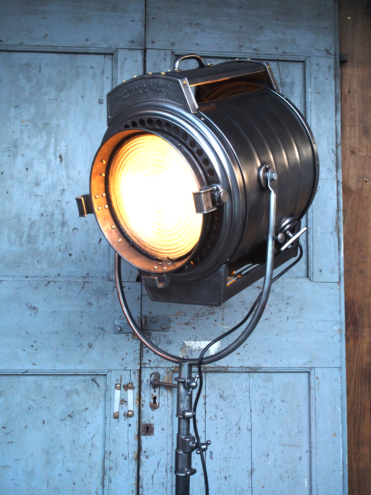 Rare tres gros projecteur cinema MCALISTER des studios Hollywood Californie – Image 2