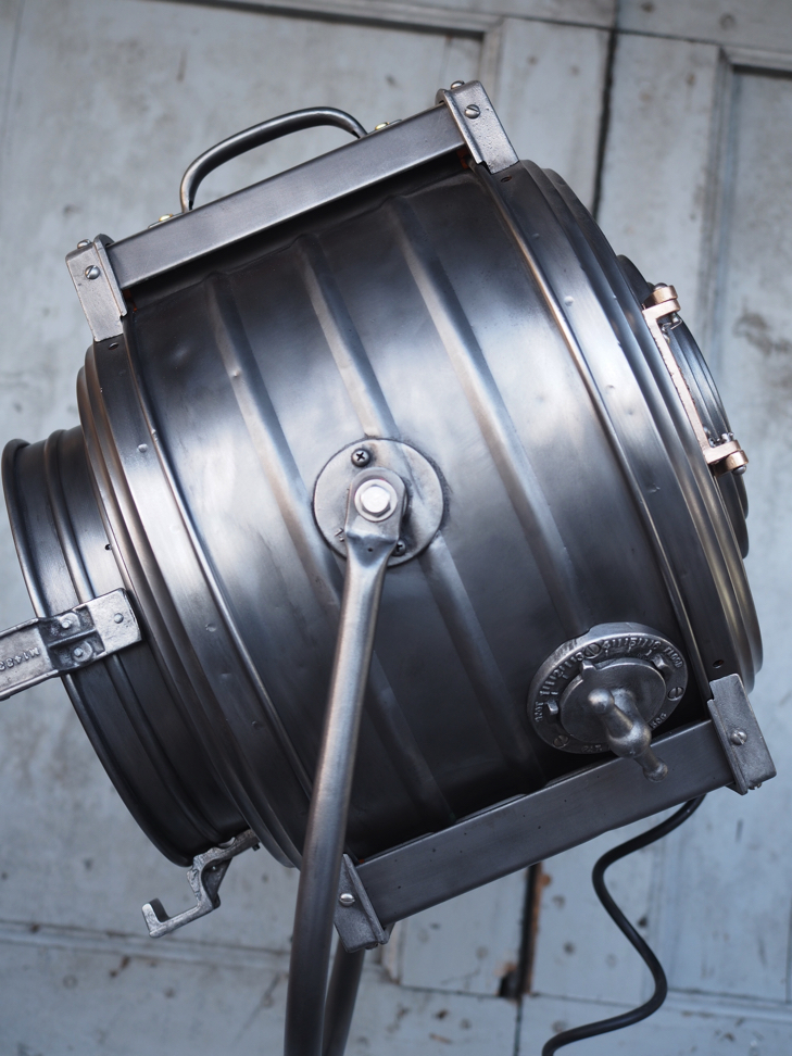 projecteur cinema MCALISTER des studios Hollywood Californie pied roulettes – Image 10