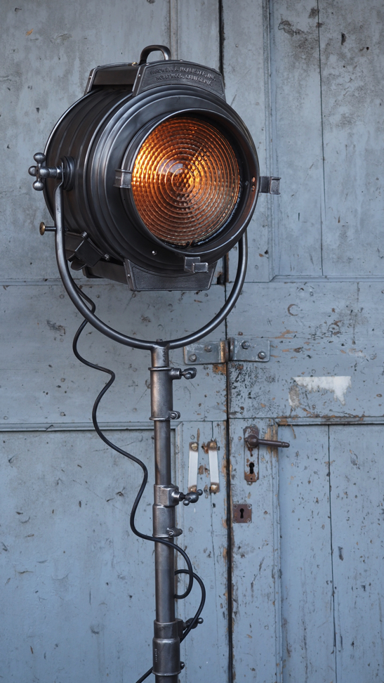 projecteur cinema MCALISTER des studios Hollywood Californie pied roulettes – Image 22