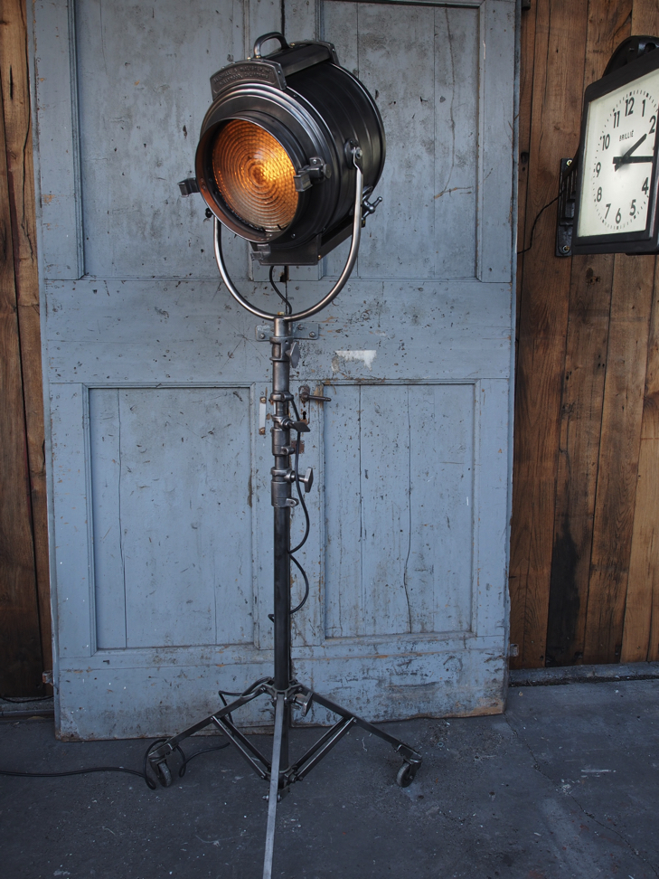 projecteur cinema MCALISTER des studios Hollywood Californie pied tripod – Image 4